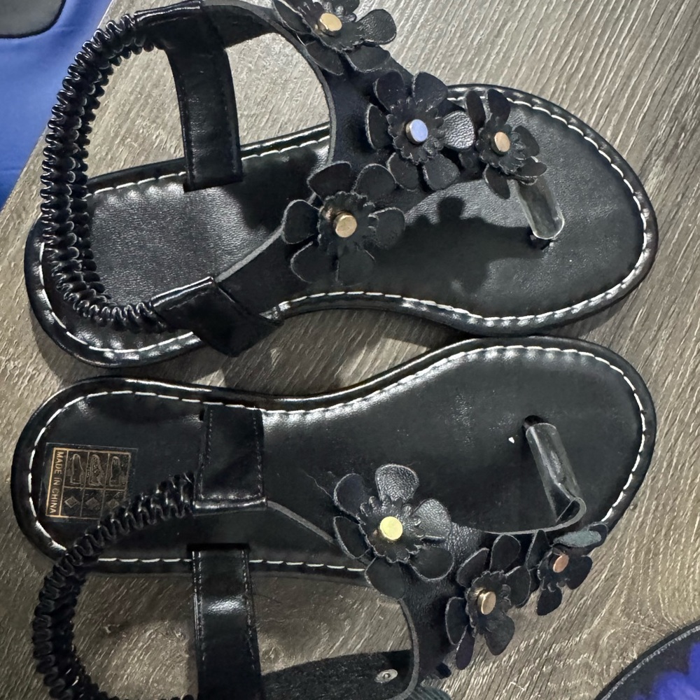 New Black Floral Kid’s Sandals